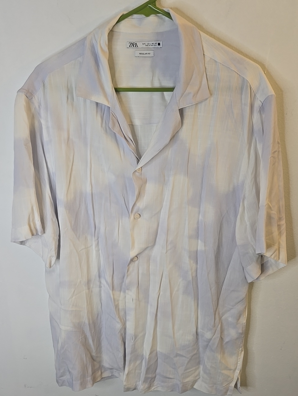 Zara Men’s Short Sleeve Button-Up Shirt in Light Cream